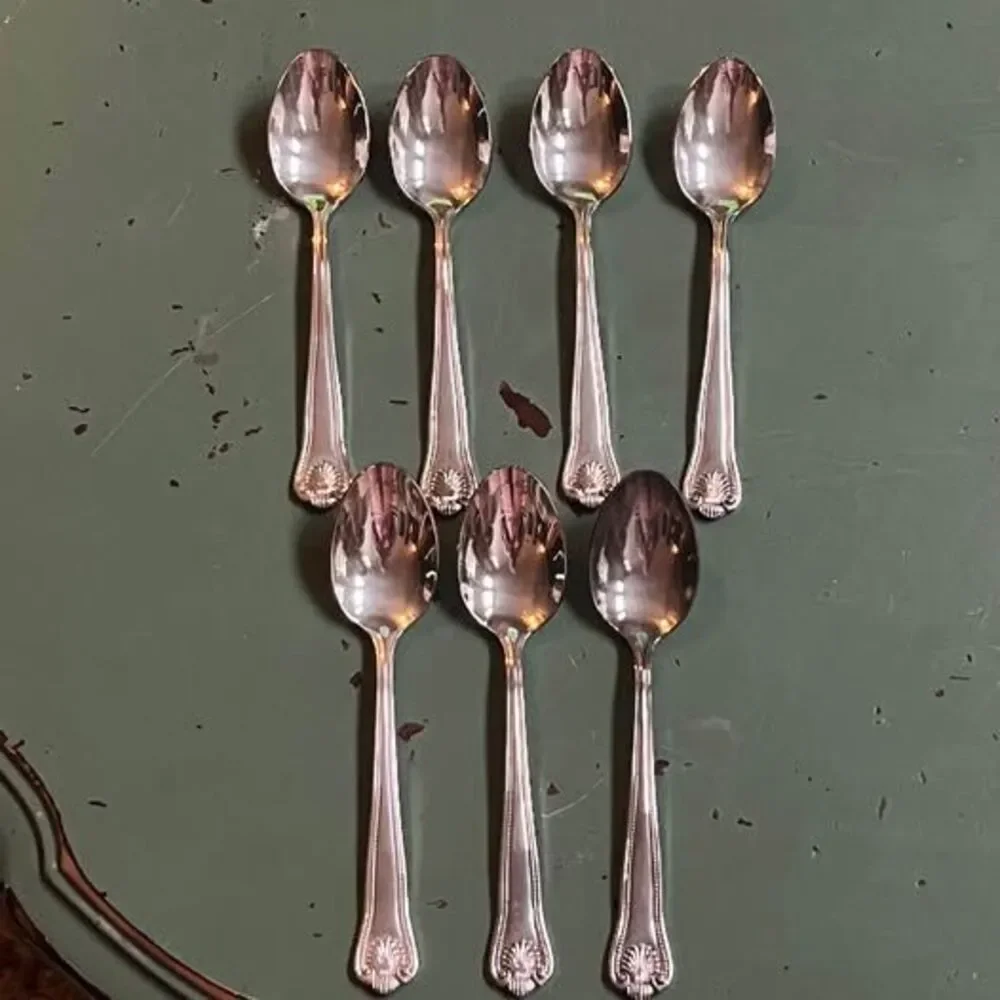 Unbranded elegant silver